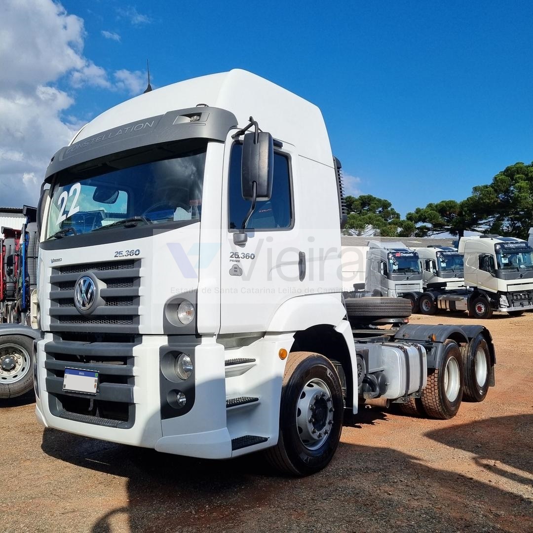 Volkswagen Constellation 25.360 V-Tronic 6x2 21/22