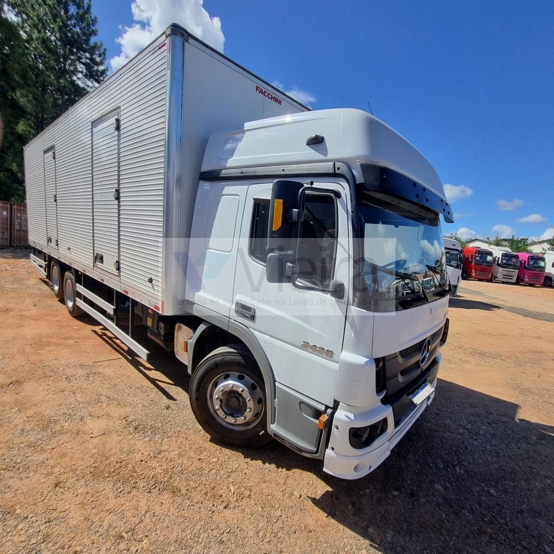 Mercedes-Benz Atego 2426 6x2 22/22