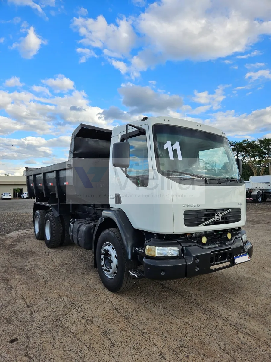 Volvo VM 260 6x4 11/11