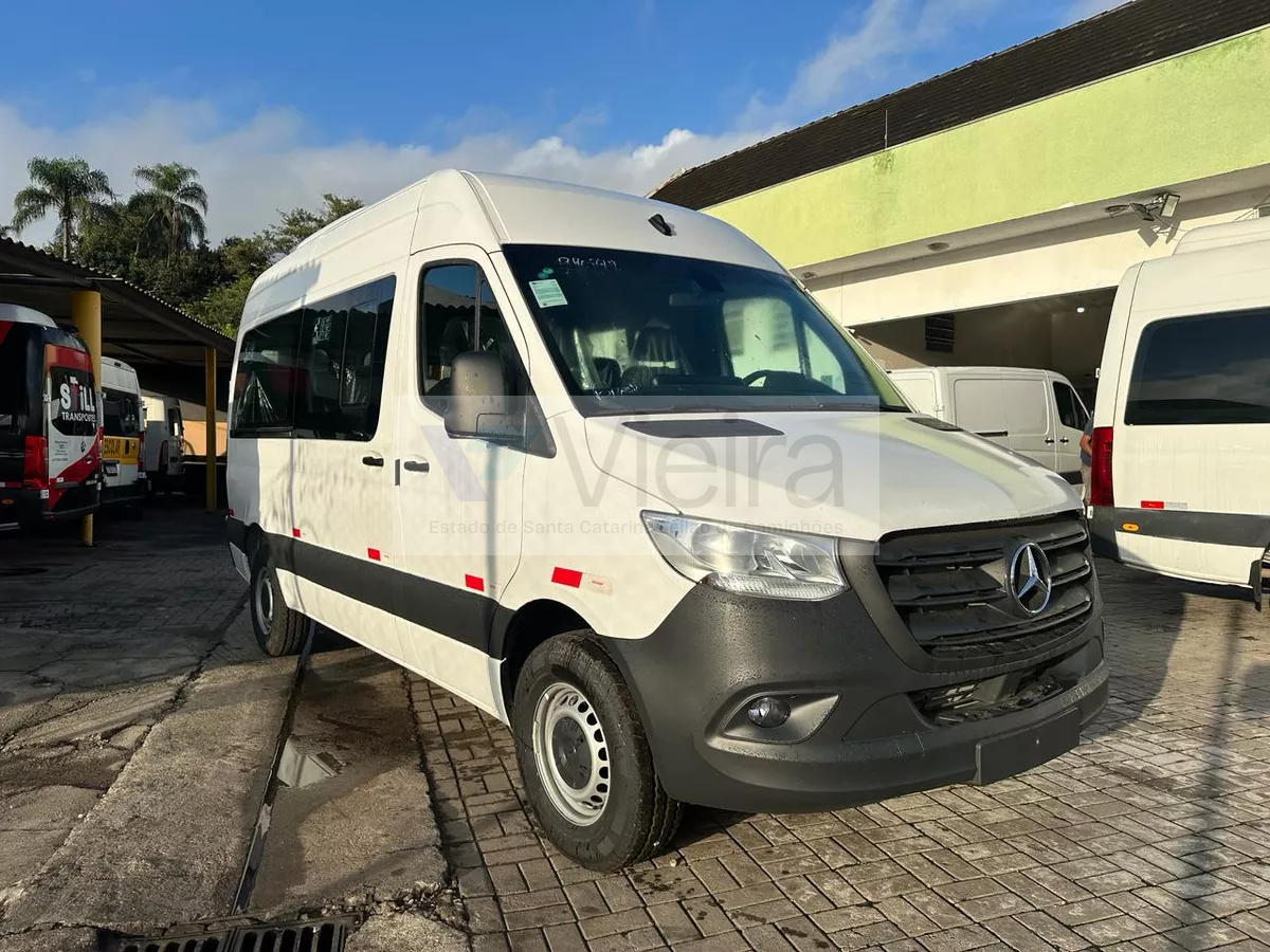 Mercedes-Benz Sprinter Van 417 24/24