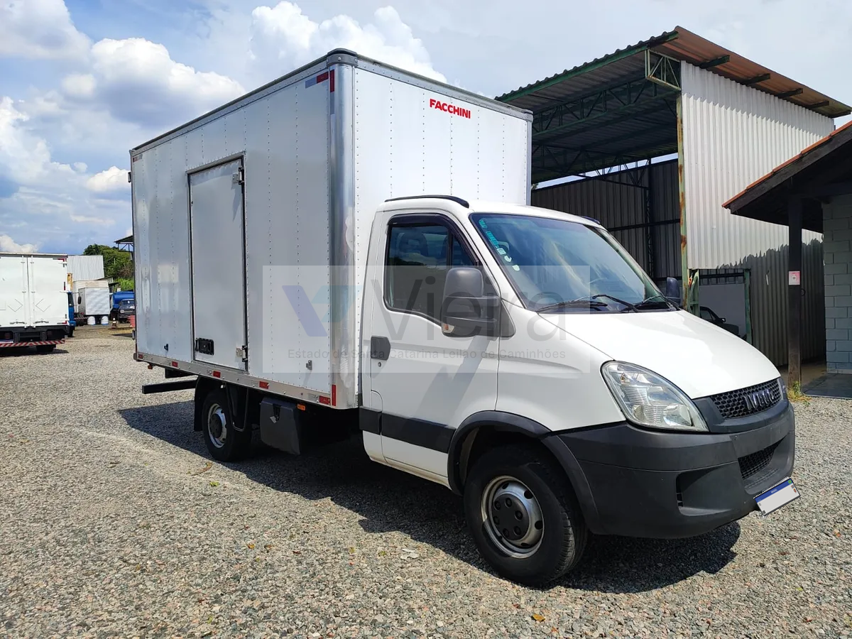 Iveco Daily 35S14 4x2 19/19