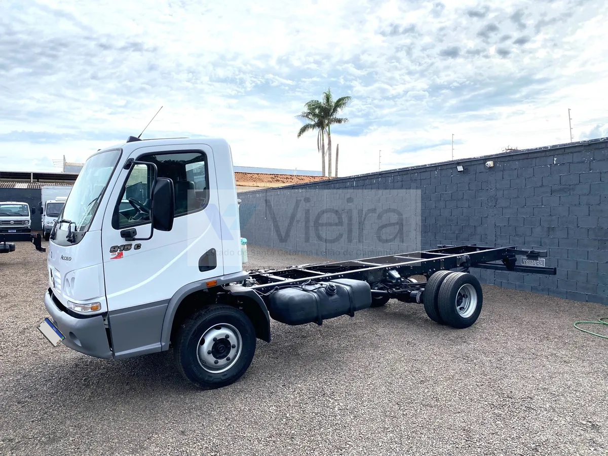 Mercedes-Benz Accelo 915 10/10