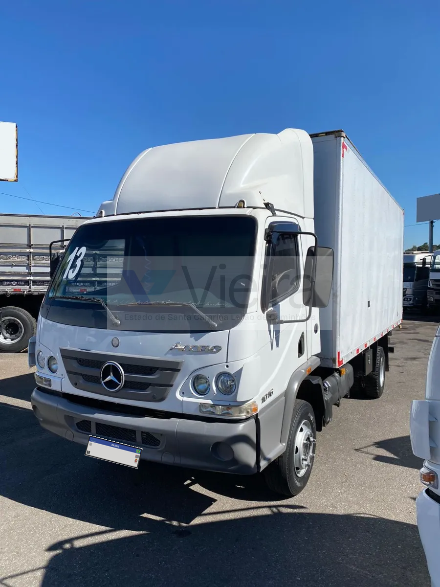 Mercedes-Benz Accelo 1016 13/13