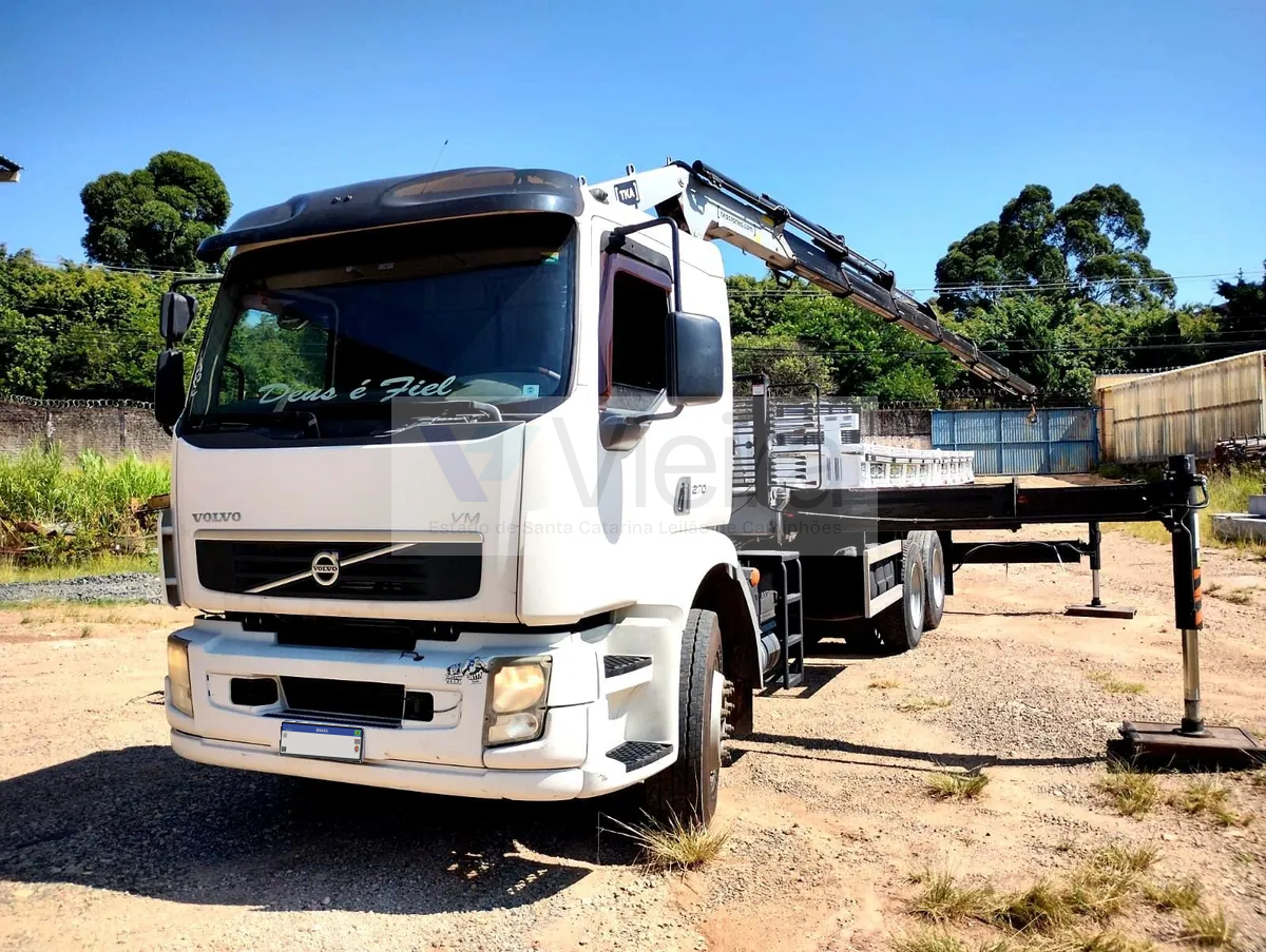 Volvo VM270 6x2 13/13
