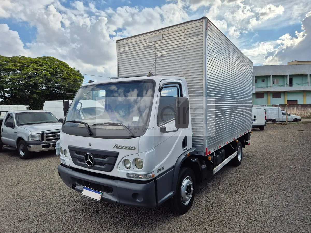 Mercedes-Benz Accelo 815 12/12