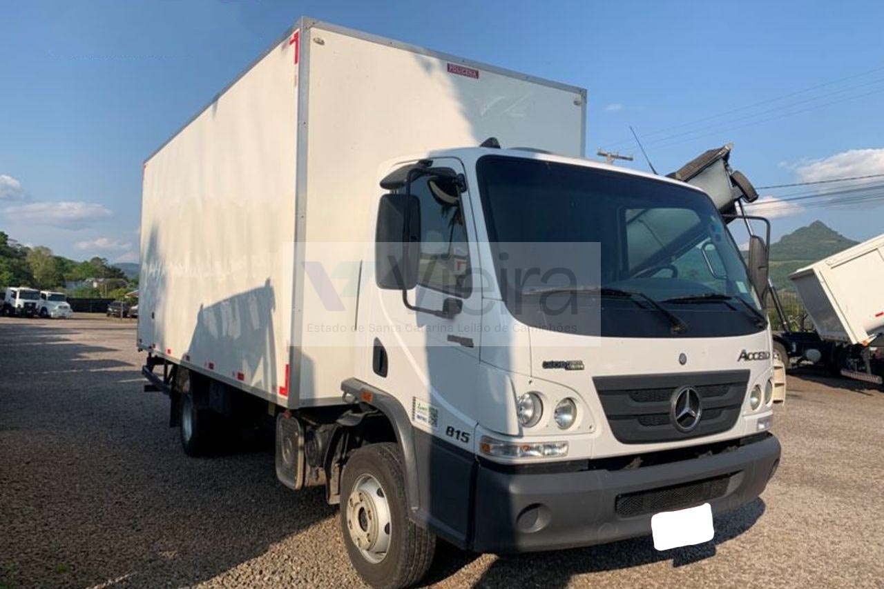 MERCEDES BENZ MB815 4x2 18/18