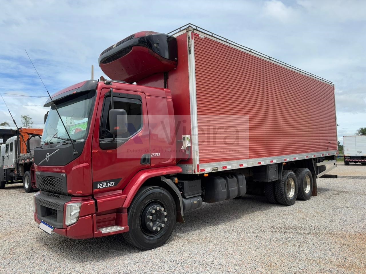 Volvo Truck Baú Frigorífico 6X2 22/22